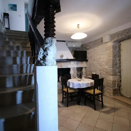 Casa vacanze Sarmantna Kamena Kuca Omiš