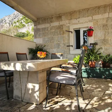 Holiday home Sarmantna Kamena Kuca