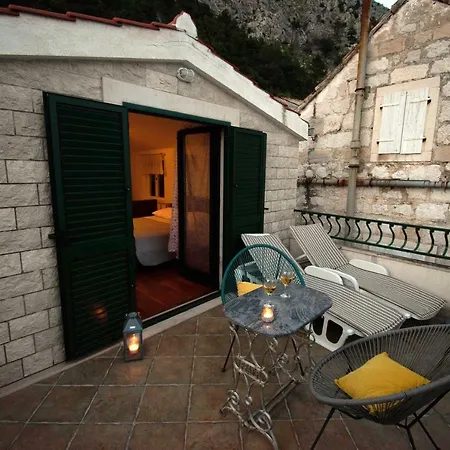 Sarmantna Kamena Kuca Dom wakacyjny Omiš